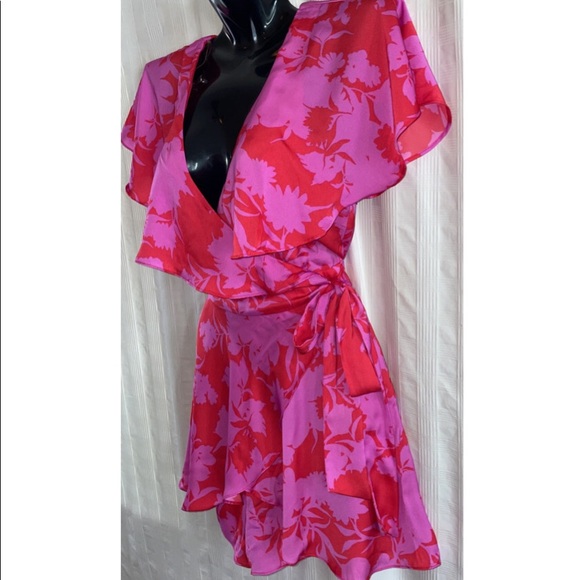 NEW DO + BE Floral Print Ruffle Front Romper with Semi Open Back, Size S… - Picture 11 of 12